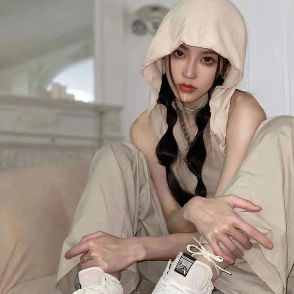 她来自未来